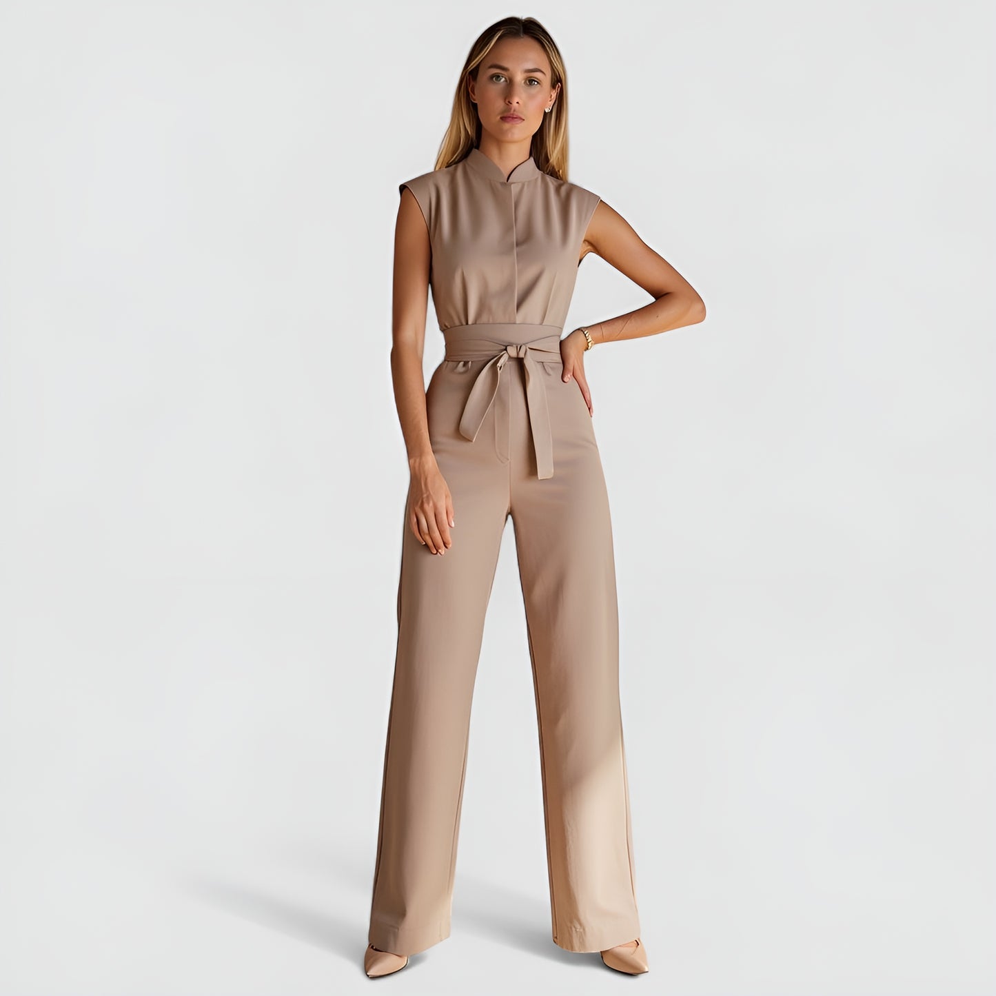 Elunzo™ | Ermeløs jumpsuit med tidløs eleganse