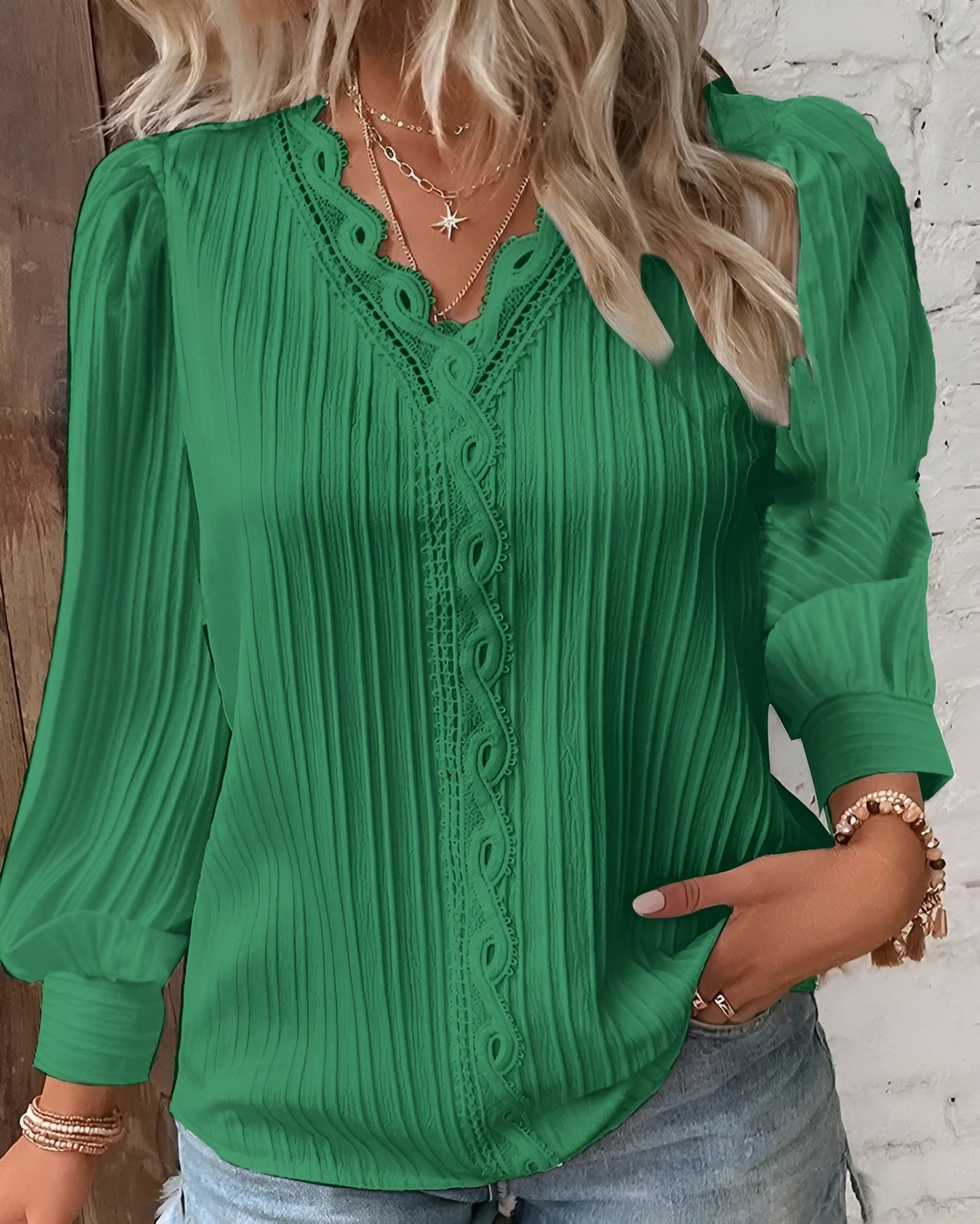 Elunzo™ | Bluse med blondekant og folder
